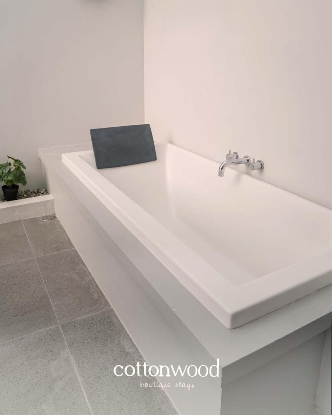 Villa Cottonwood Pavana - Heated Pool Fitness Layartancep200inch Bandung